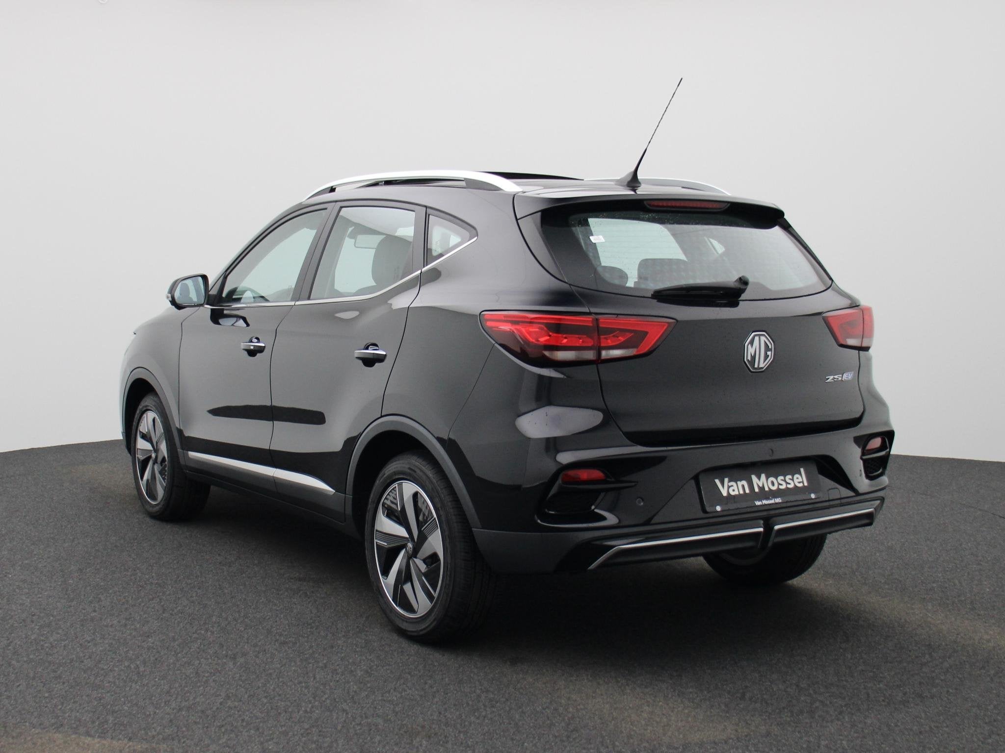 MG ZS EV Long Range Luxury 70 kWh, 12 maanden, Gebruikt, ZS, Zwart