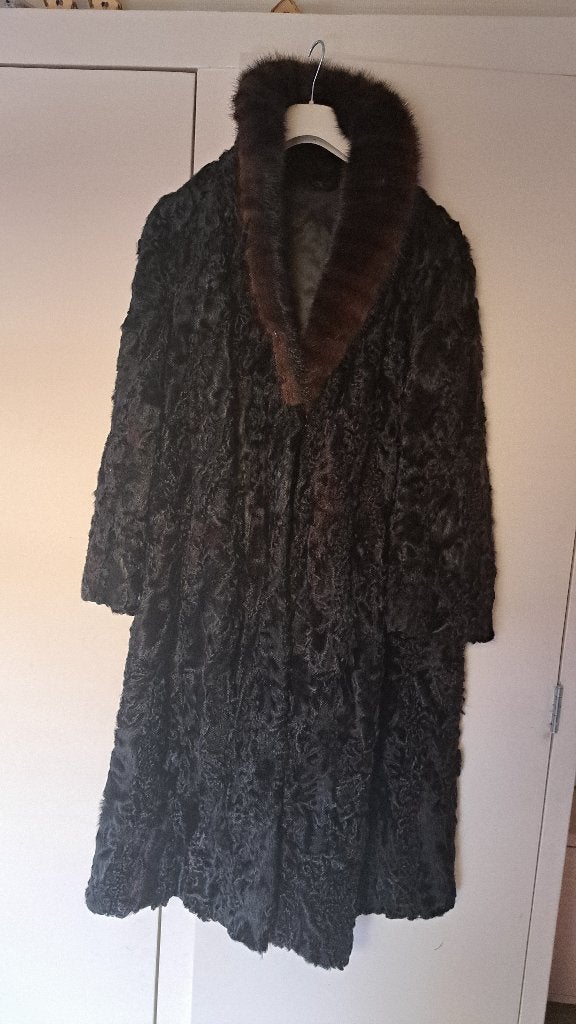 Vintage Zwarte Bontjas met Nertsen Bruine Kraag - Maat L, Zwart, Maat 42/44 (L), Ophalen of Verzenden, Onbekend