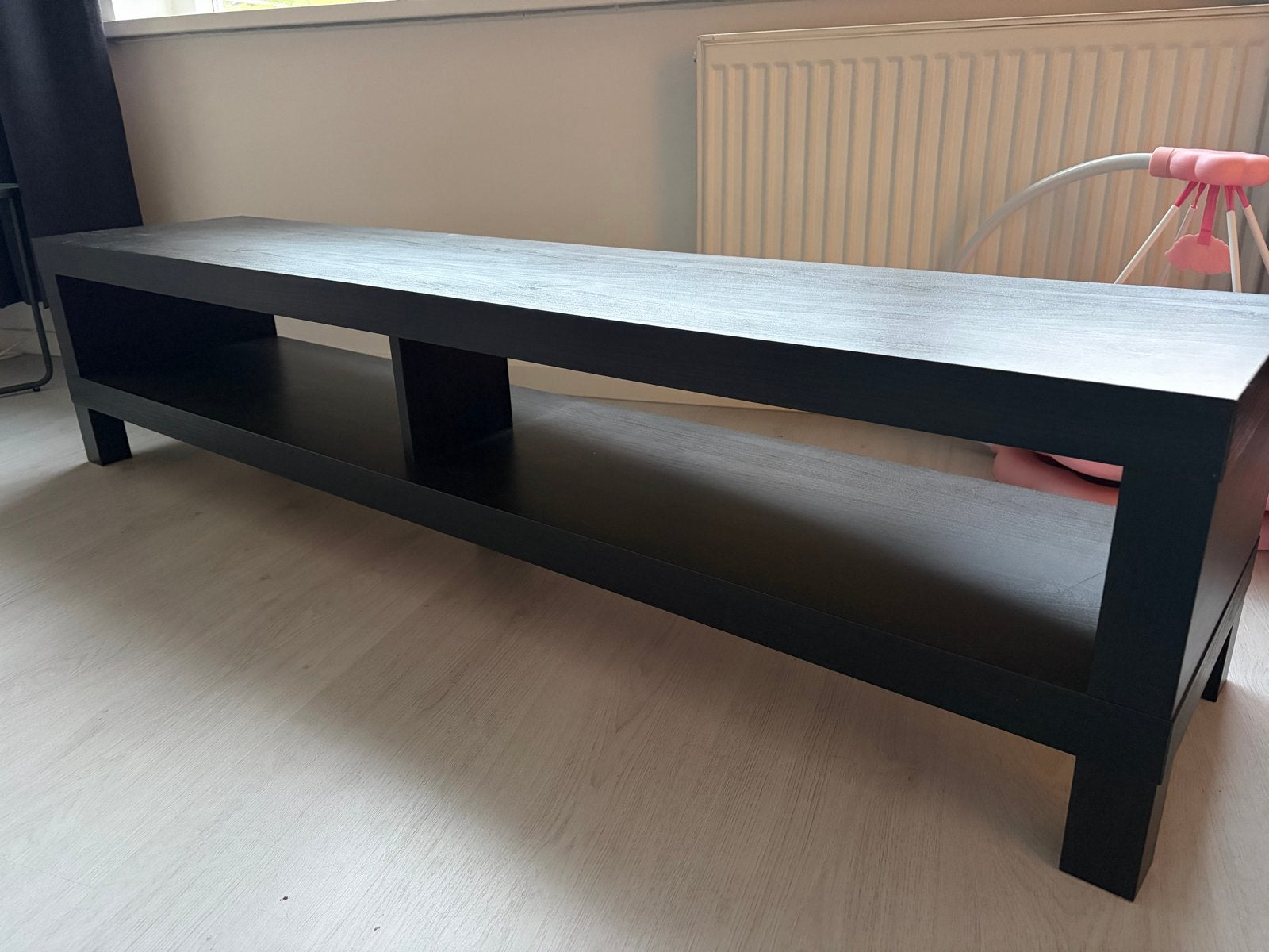 Zwartbruine tv-bank 160x35x36 cm met lichte gebreken, Ophalen, Gebruikt, 150 tot 200 cm, Minder dan 100 cm