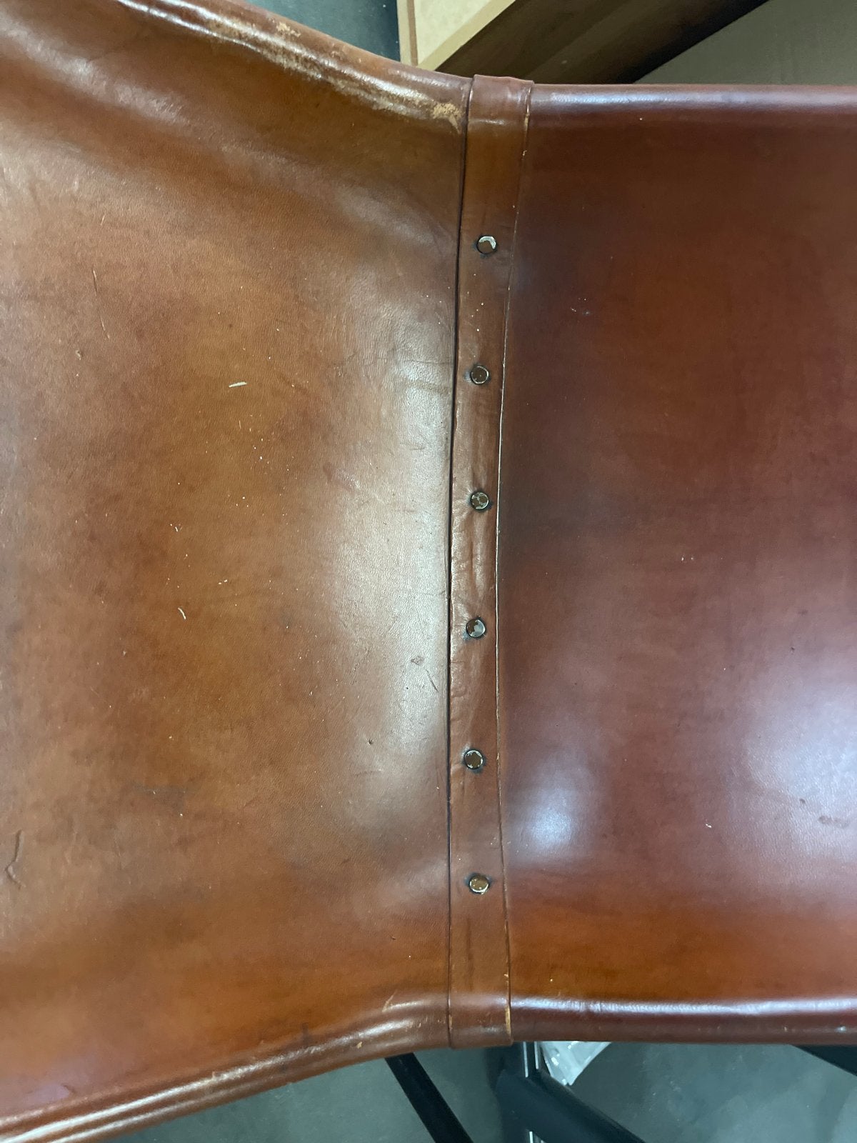 Set van 2 vintage bruin leren stoelen met metalen frame, Huis en Inrichting, Ophalen, Gebruikt, Twee, Bruin