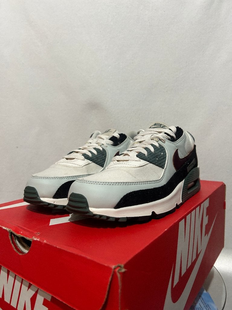 ALS NIEUW + DOOS! Maat 42,5 - Nike Air Max 90 Burgundy Green, Overige kleuren, Verzenden, Nike, Nike