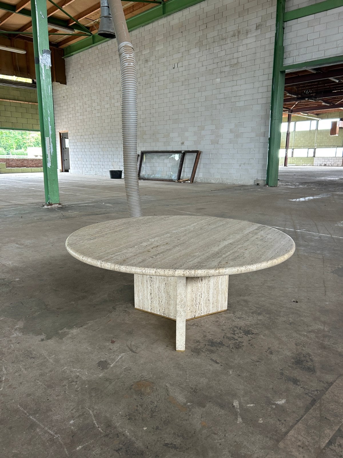 XL ronde travertin brutalist salontafel, Ophalen