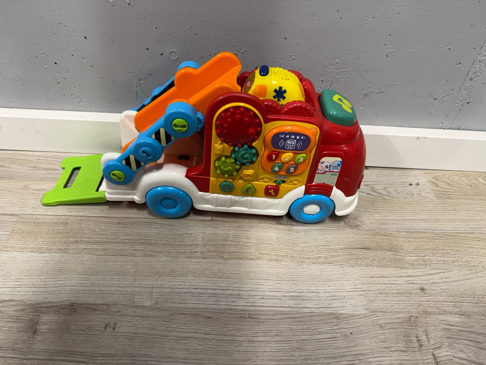 VTech Toet Toet Auto's Autoambulance met ambulance, Ophalen of Verzenden, Zo goed als nieuw