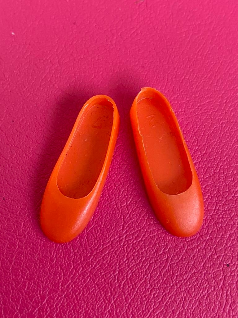 Vintage Barbie Skipper oranje flat shoes 70 Mattel schoenen, Ophalen of Verzenden, Accessoires