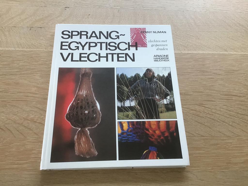 Sprang Egyptisch vlechten - Henny Nijman, Ophalen of Verzenden, Zo goed als nieuw, Overige onderwerpen