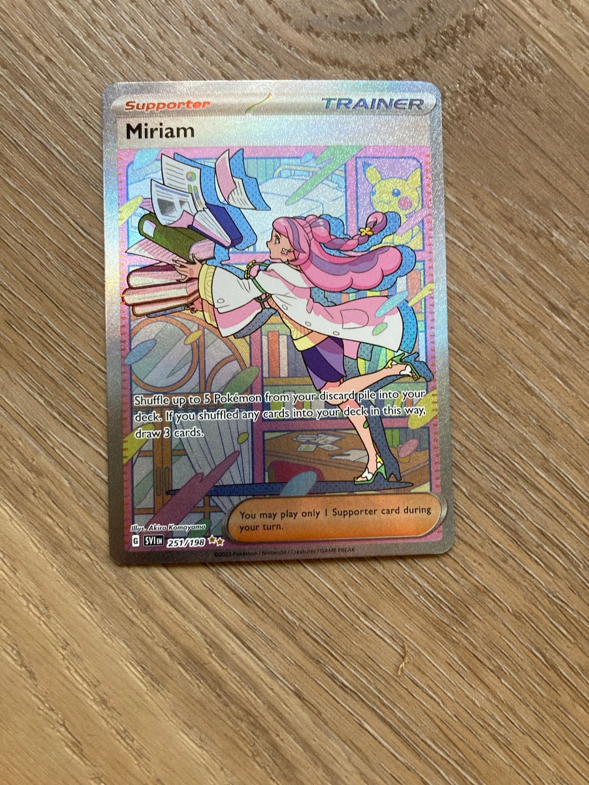 Pokemonkaart Miriam Trainer Full Art SV01 251/198, Hobby en Vrije tijd, Verzamelkaartspellen | Pokémon, Ophalen, Nieuw, Losse kaart
