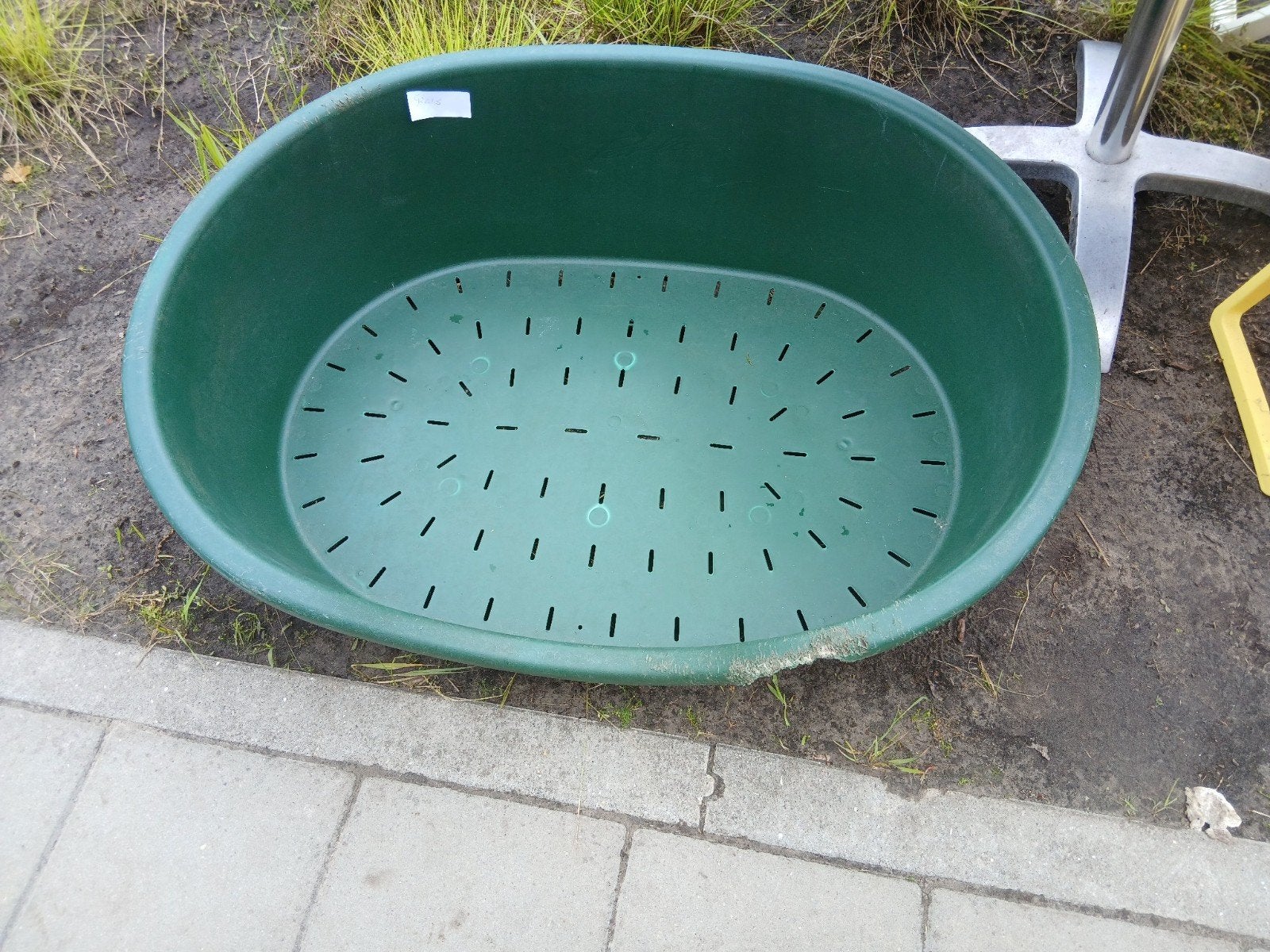 Gratis hondenmand, Ophalen, Riet