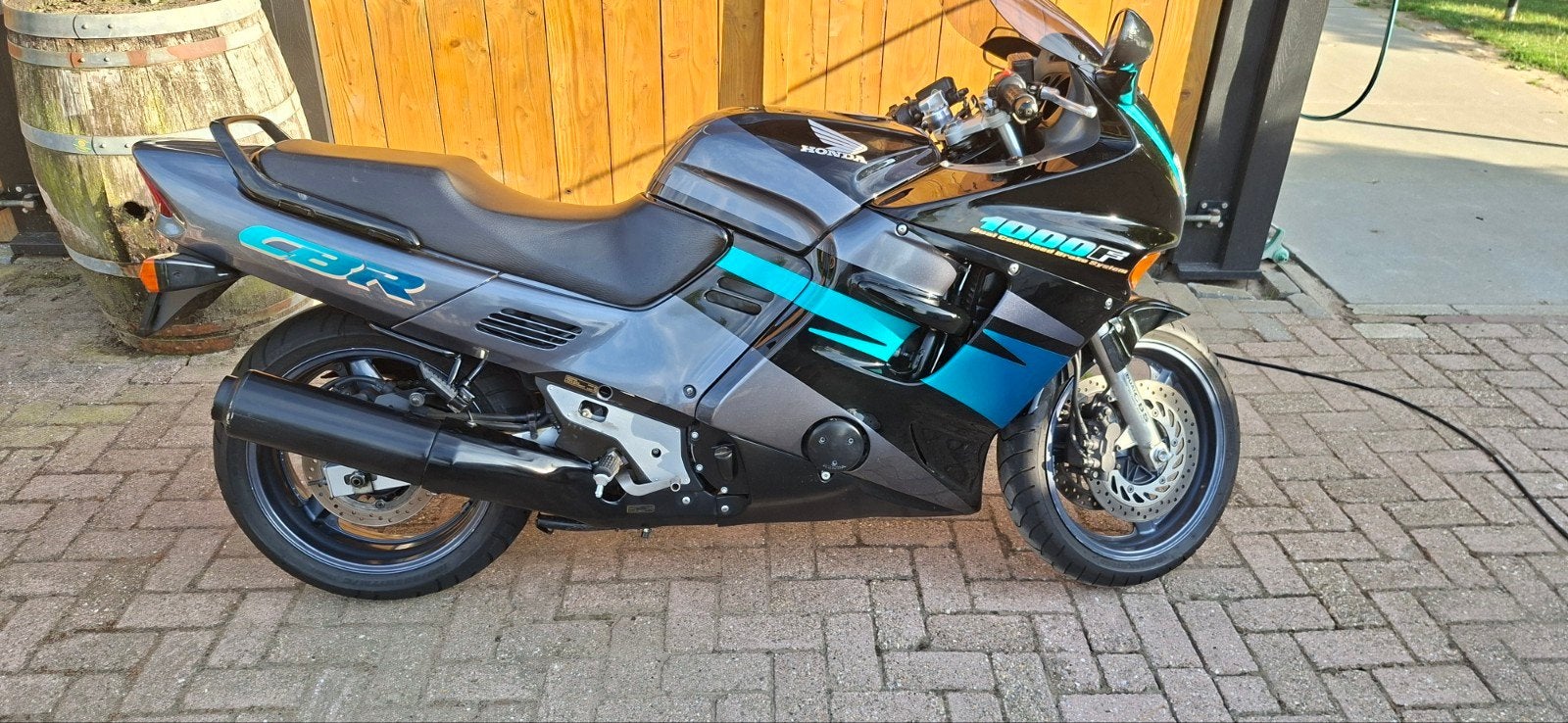 Mooie Honda CBR1000F uit 1995 - Slechts 3e eigenaar!, Motoren, Motoren | Honda, 4 cilinders, Motorrijbewijs A, Gebruikt, Meer dan 35 kW