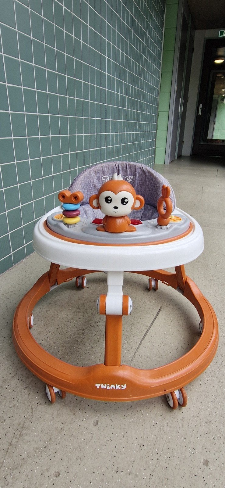 Twinky Babywalker met Speelgoed - Oranje/Grijs, Ophalen, Zo goed als nieuw