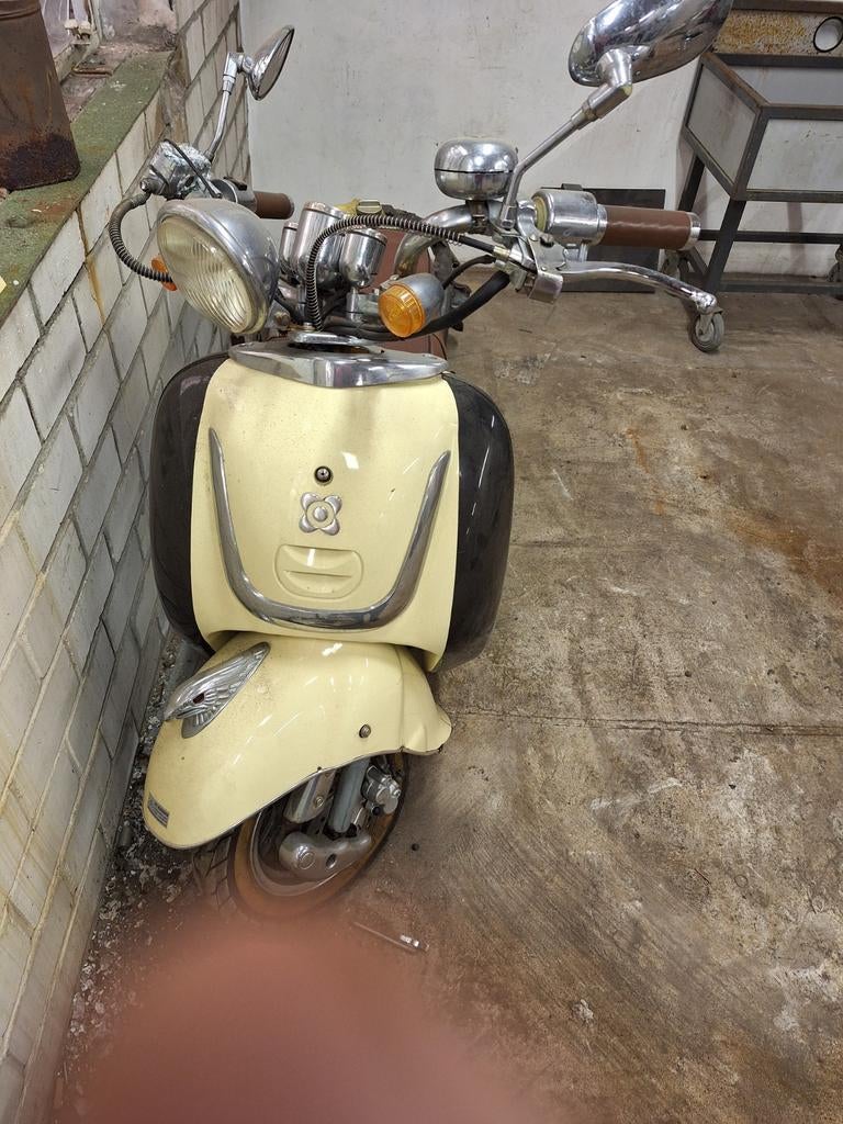 Loop of sloop. AGM scooter met kenteken, Ophalen, Gebruikt, Benzine, Overige merken