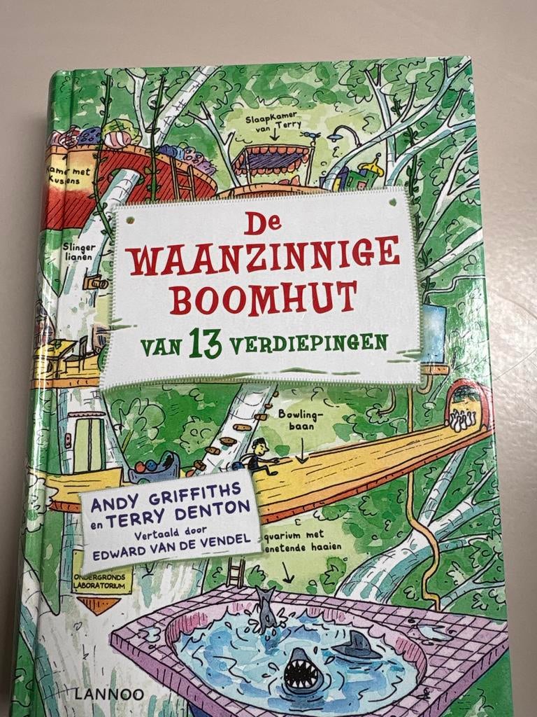 De Waanzinnige Boomhut van 13 Verdiepingen - Andy Griffiths, Ophalen of Verzenden, Zo goed als nieuw, Fictie algemeen