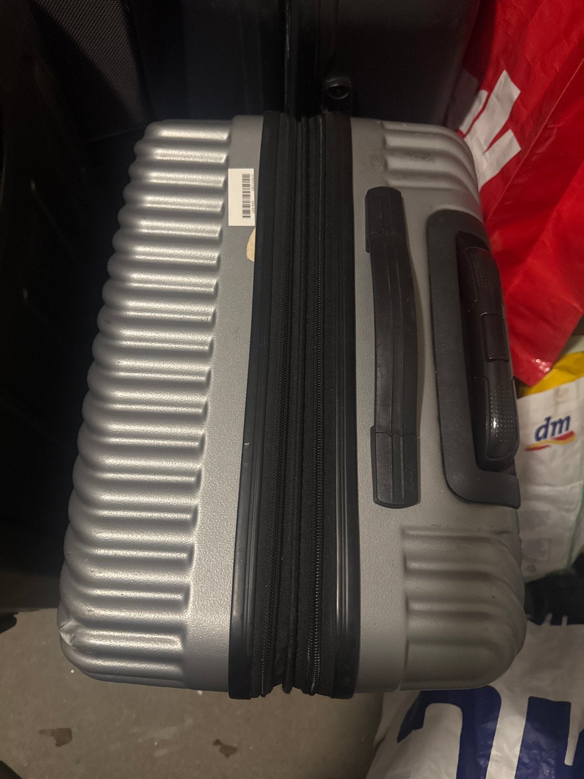 Grote gebruikte plastic koffer met vier wielen, Sieraden, Tassen en Uiterlijk, Koffers, Wieltjes, Gebruikt, Hard kunststof, 45 tot 55 cm