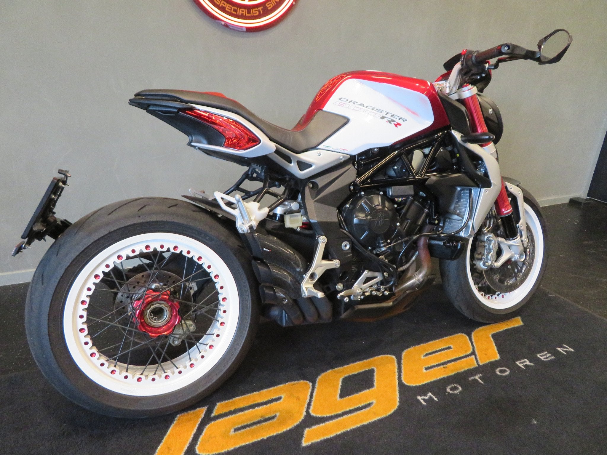 MV Agusta BRUTALE 800 DRAGSTER RR CARBON (bj 2015), Motoren, Motoren | MV Agusta, Bedrijf, Naked bike