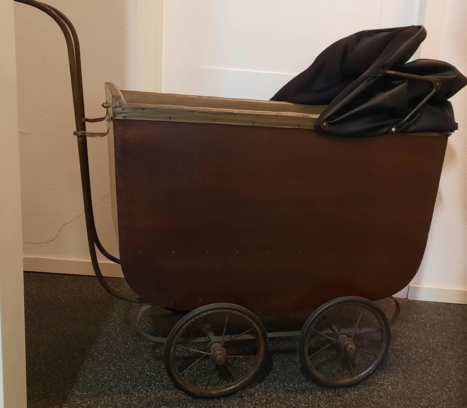 Antieke poppenwagen in nette staat, Kinderen en Baby's, Ophalen, Gebruikt, Wieg