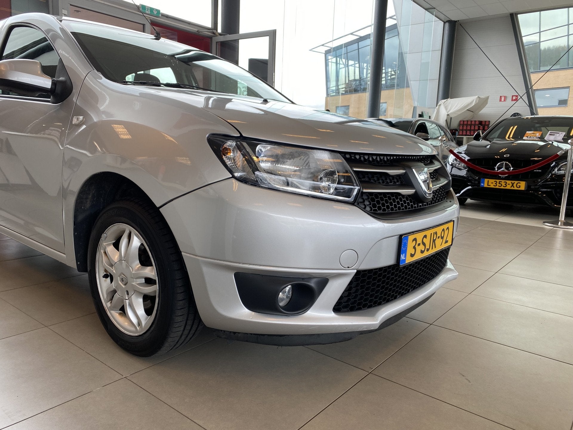 Dacia Sandero 0.9 TCe Lauréate,Navigatie,Airco,Elektrischpa, Auto's, Voorwielaandrijving, Stof, Gebruikt, 937 kg