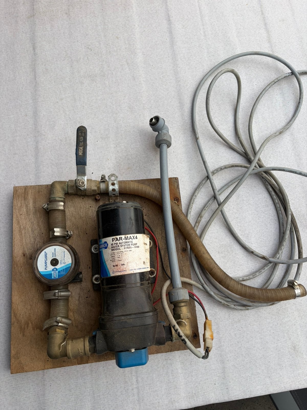 Jabsco PAR-MAX 4 12V waterpomp met Pumpgard filter, Ophalen of Verzenden, Zo goed als nieuw, Overige typen
