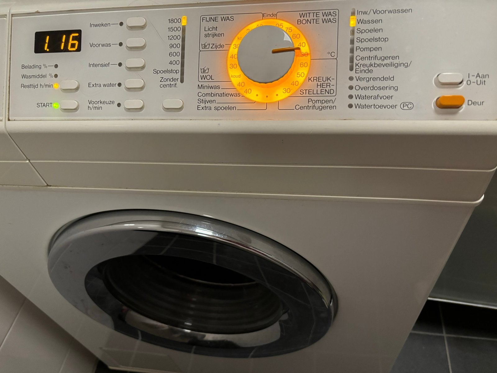 MOET NU WEG!! Miele Softtronic W 487 Wasmachine, Witgoed en Apparatuur, Ophalen, 6 tot 8 kg, Gebruikt, 1600 toeren of meer