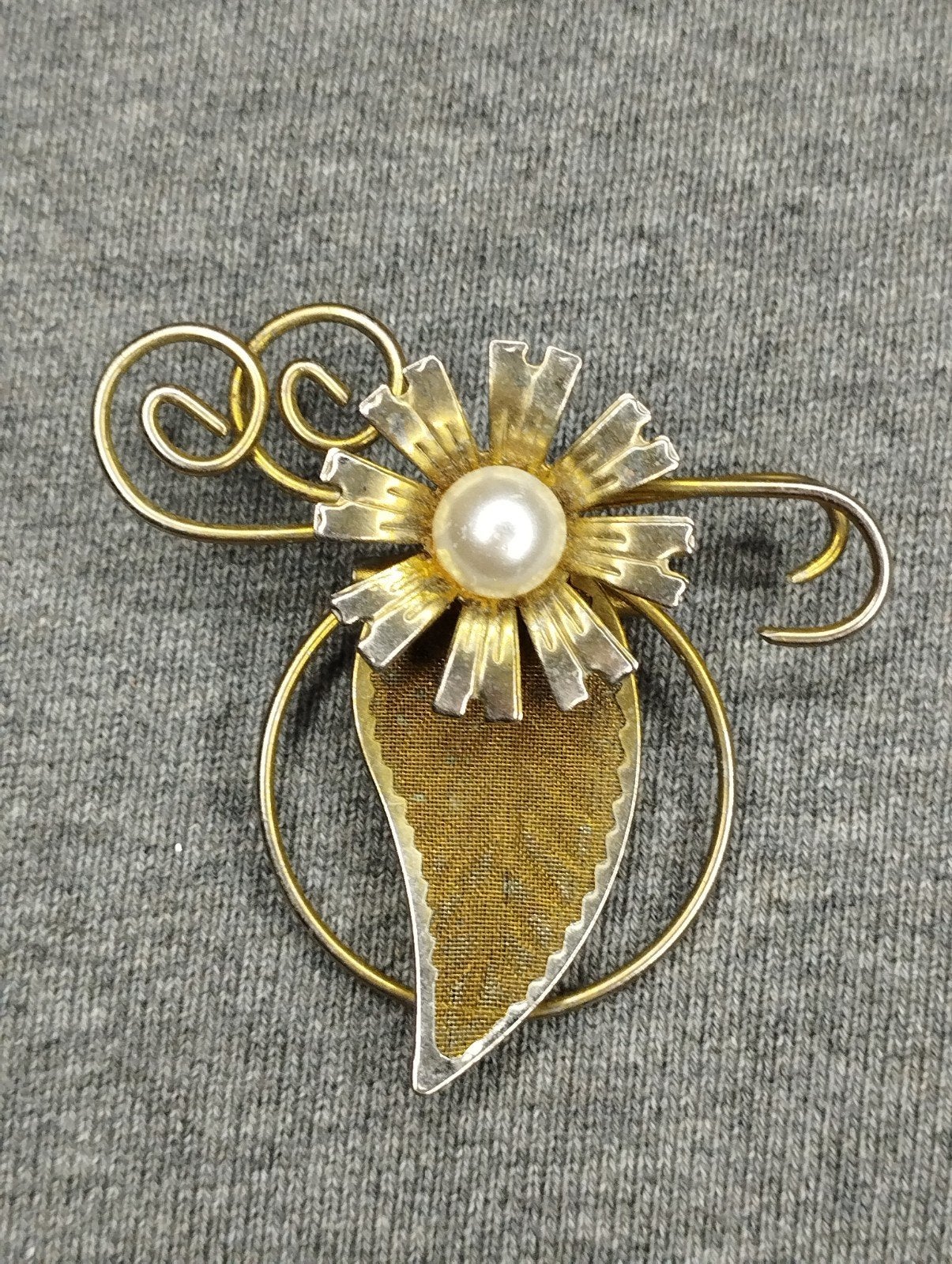 Prachtige vintage broche, Sieraden, Tassen en Uiterlijk, Ophalen of Verzenden, Zo goed als nieuw, Zilver, Overige materialen