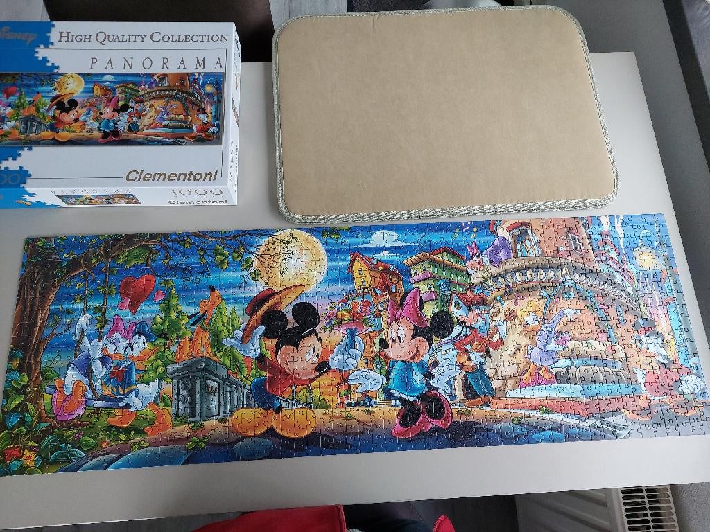 Disney puzzels, Hobby en Vrije tijd, Denksport en Puzzels, Ophalen of Verzenden, 500 t/m 1500 stukjes, Zo goed als nieuw