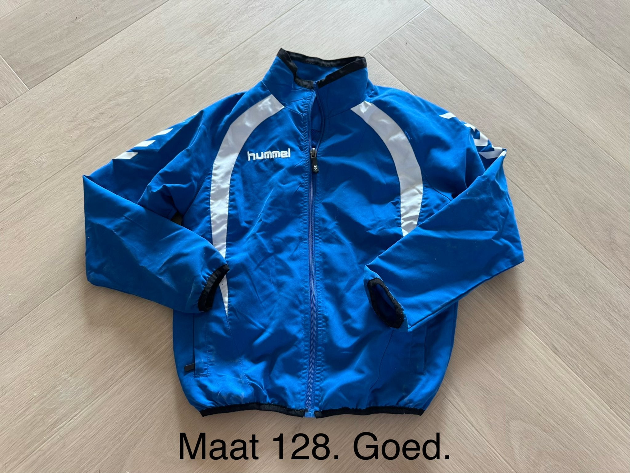 Hummel sportjasje maat 128, Ophalen of Verzenden, Gebruikt, Jongen of Meisje, Jas