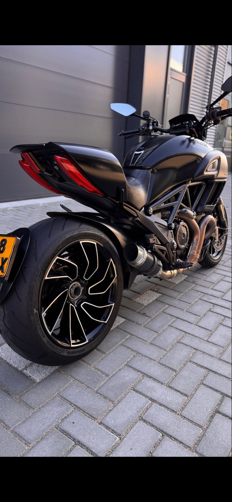 Ducati Diavel Exclusive Black, Motoren, 2 cilinders, Motorrijbewijs A, Gebruikt, Particulier