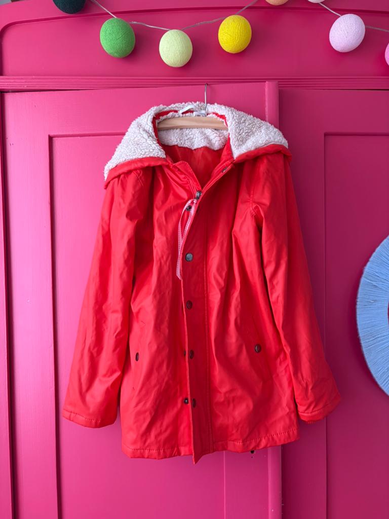 Rode regenjas HEMA 134/140, Kinderen en Baby's, Kinderkleding | Maat 134, Ophalen of Verzenden, Gebruikt, Jongen of Meisje, Jas