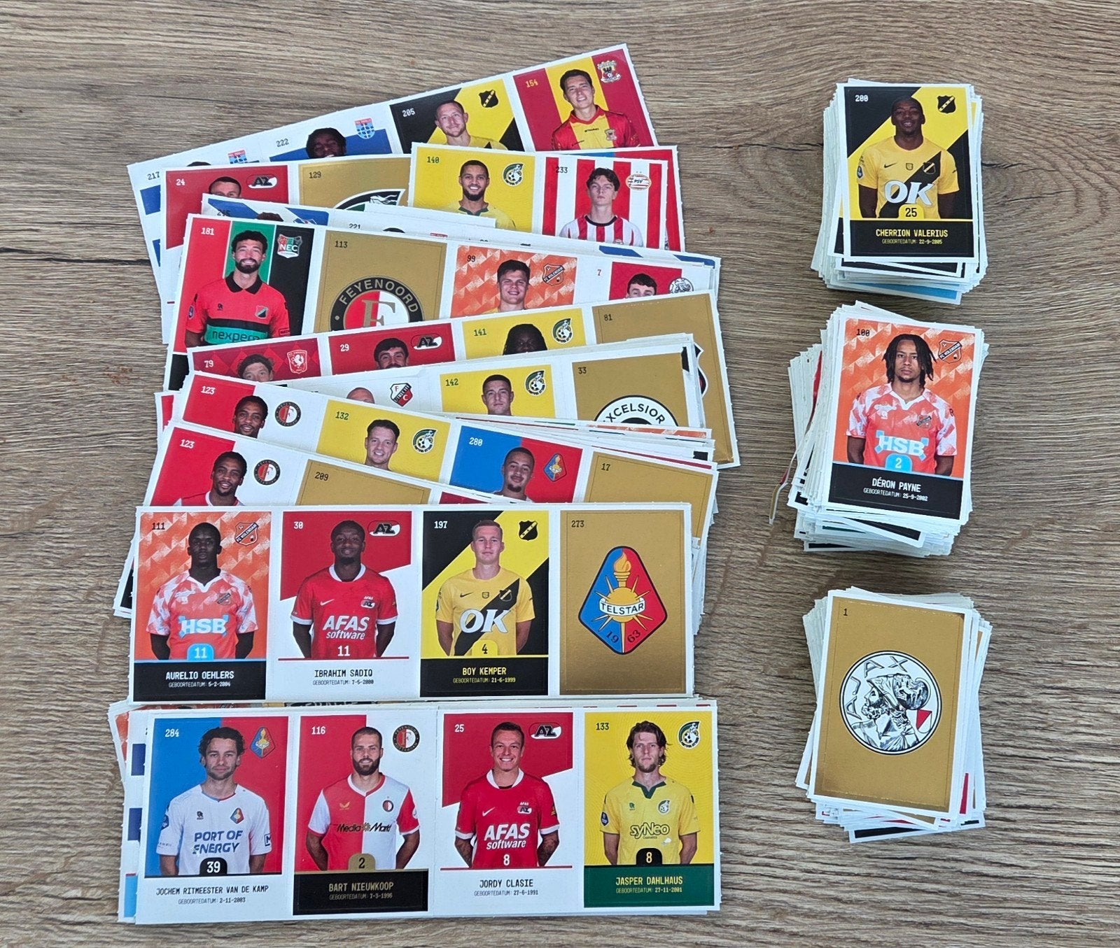 Voetbalplaatjes Plus 2026 bijna alle nummers, Plus, Ophalen of Verzenden