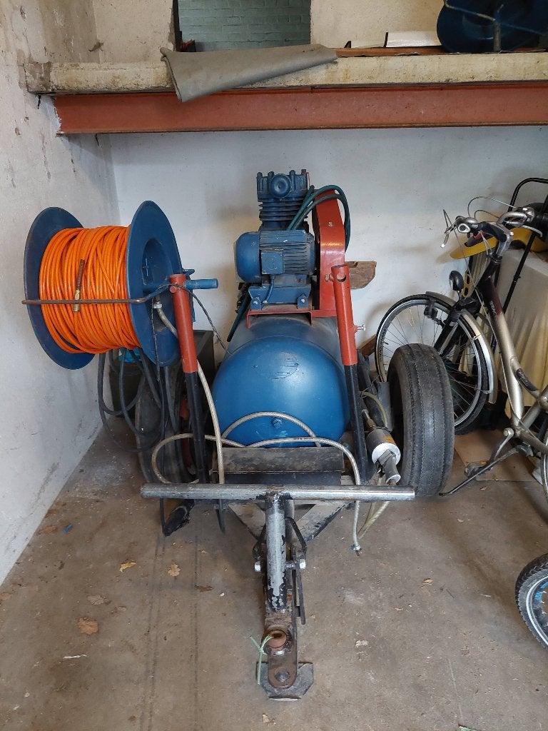 Compressie pomp op krachtstroom, Ophalen, Gebruikt