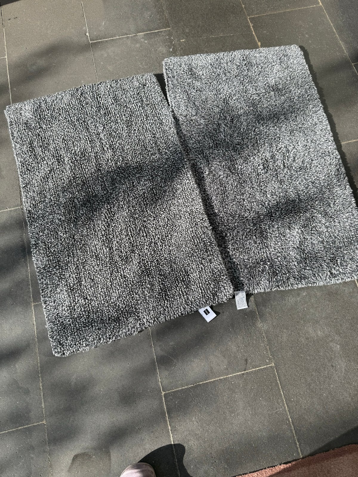 2x HEMA Badmat Grijs - Zo goed als nieuw, Huis en Inrichting, Zo goed als nieuw, Grijs, Rechthoekig, 50 tot 100 cm