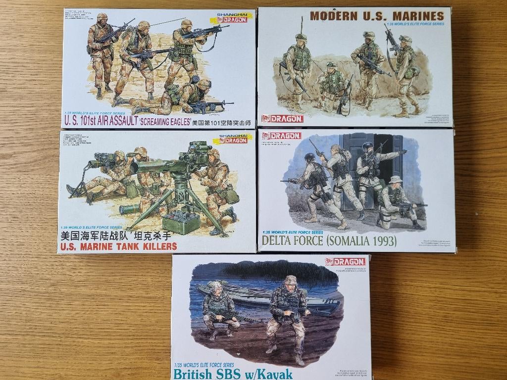 5 dozen met Dragon 1:35 soldaten (US - British modern), Ophalen of Verzenden, Zo goed als nieuw, 1:35 tot 1:50, Figuur of Figuren
