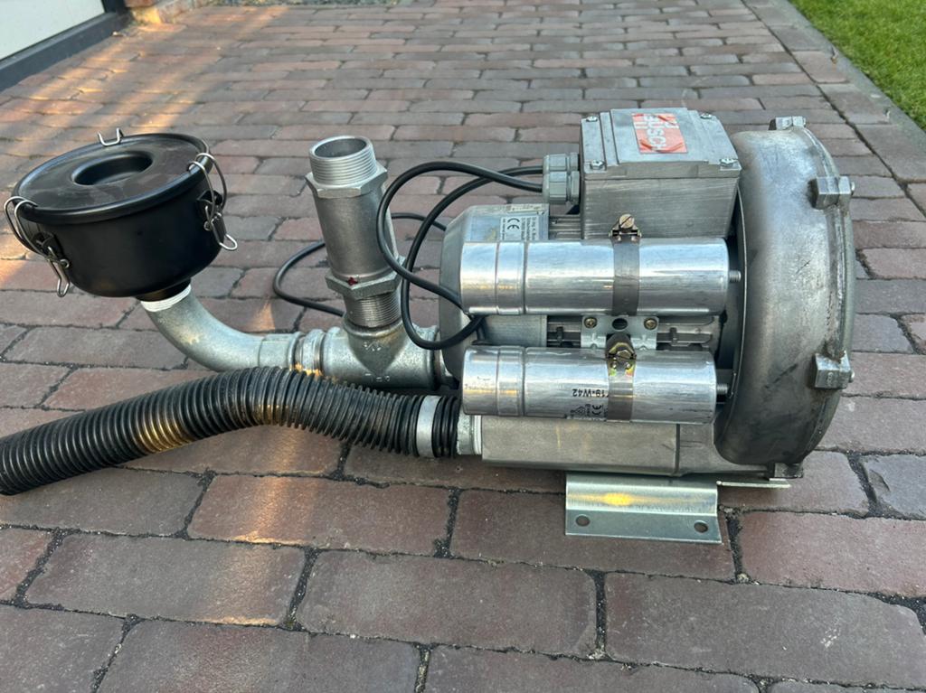 Busch vacuumpomp, Ophalen