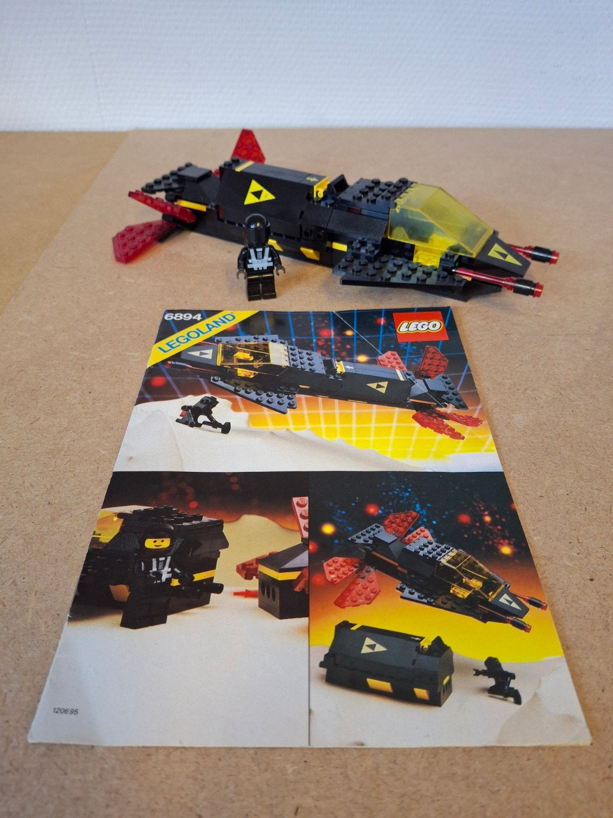 Lego 6894 Invader. Jaren 80 Blacktron Space, Compleet, Lego, Info@lego.com, 33 Bath Road, Slough, UK