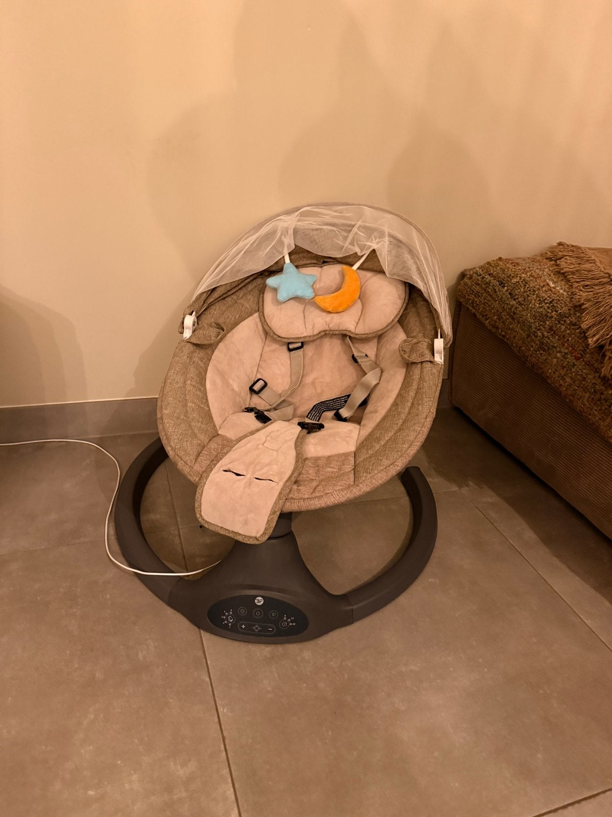 Elektische Comfortabele baby schommelstoel /wipstoel mugnet, Kinderen en Baby's, Overige merken, Schommelstoel, Ophalen of Verzenden