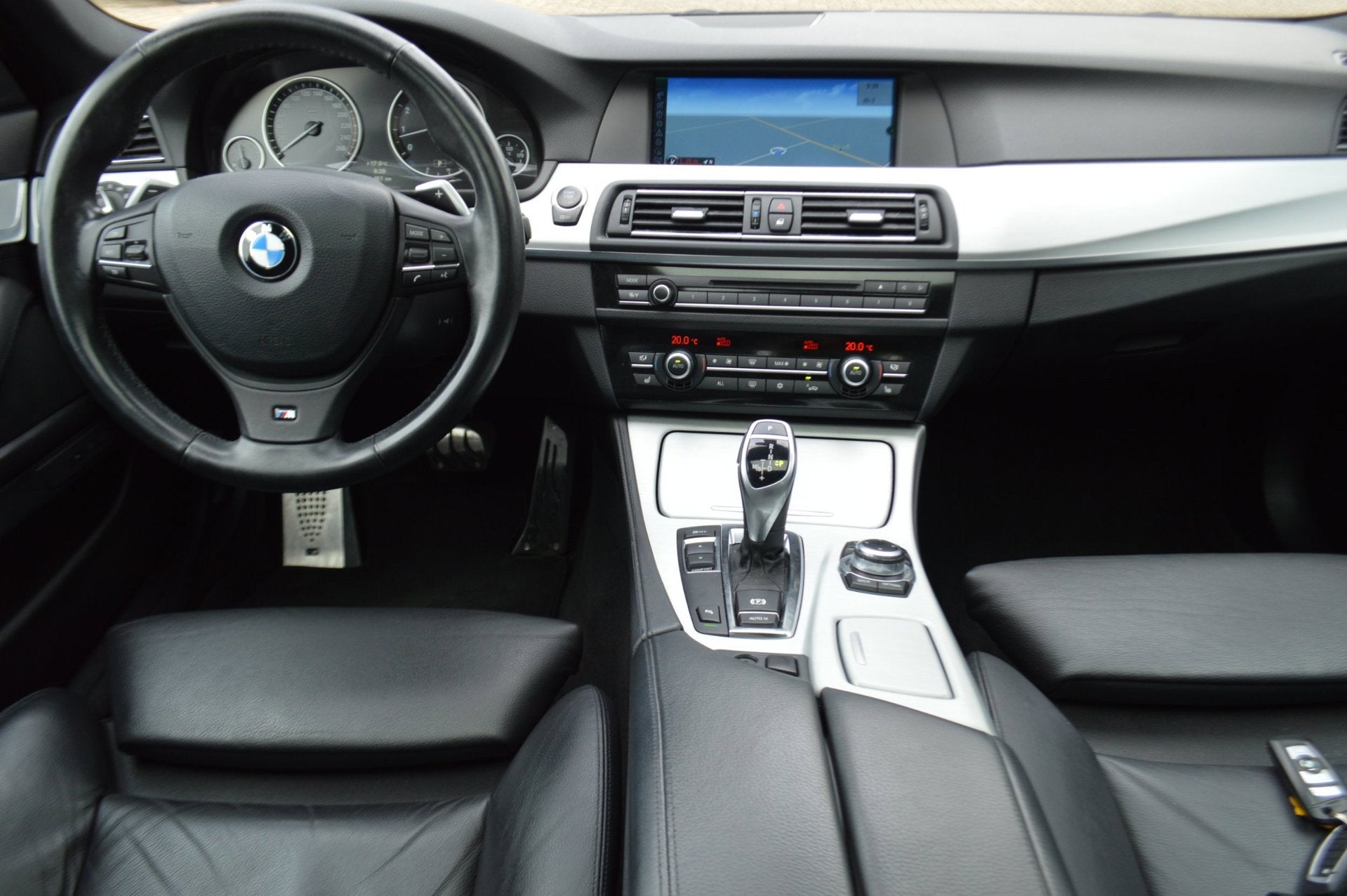 BMW 5-serie 520i High Exec, M-Pakket NL-AUTO DEALERONDERH, V, Auto's, Gebruikt, Zwart, 4 cilinders, 2000 kg