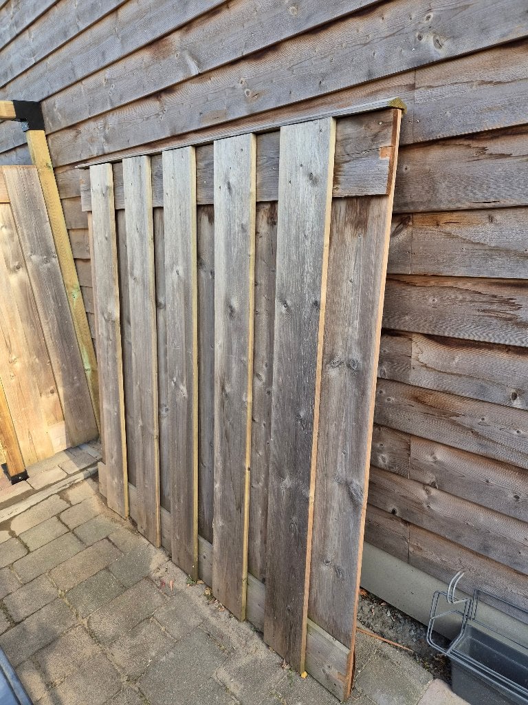 2 schuttingen + onderkant, Tuin en Terras, Schuttingen, Ophalen, 3 tot 6 meter, Hout, 1 tot 2 meter