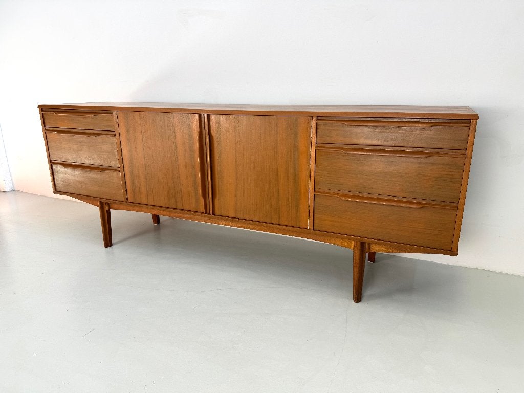 Vintage dressoir., Ophalen of Verzenden, Zo goed als nieuw, 25 tot 50 cm, 150 tot 200 cm