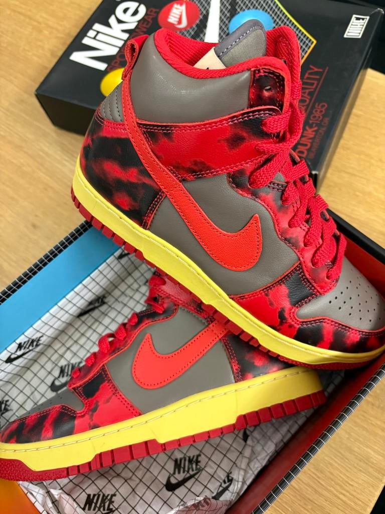 Nike dunk high 85 maat 40, Nieuw, Ophalen of Verzenden, Sneakers of Gympen, Rood