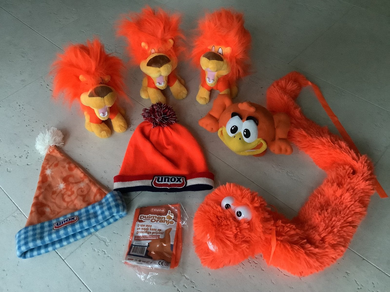 Oranje spullen EK WK koningsdag voetbal beesie sjaal etc, Ophalen of Verzenden, Oranje of Koningsdag