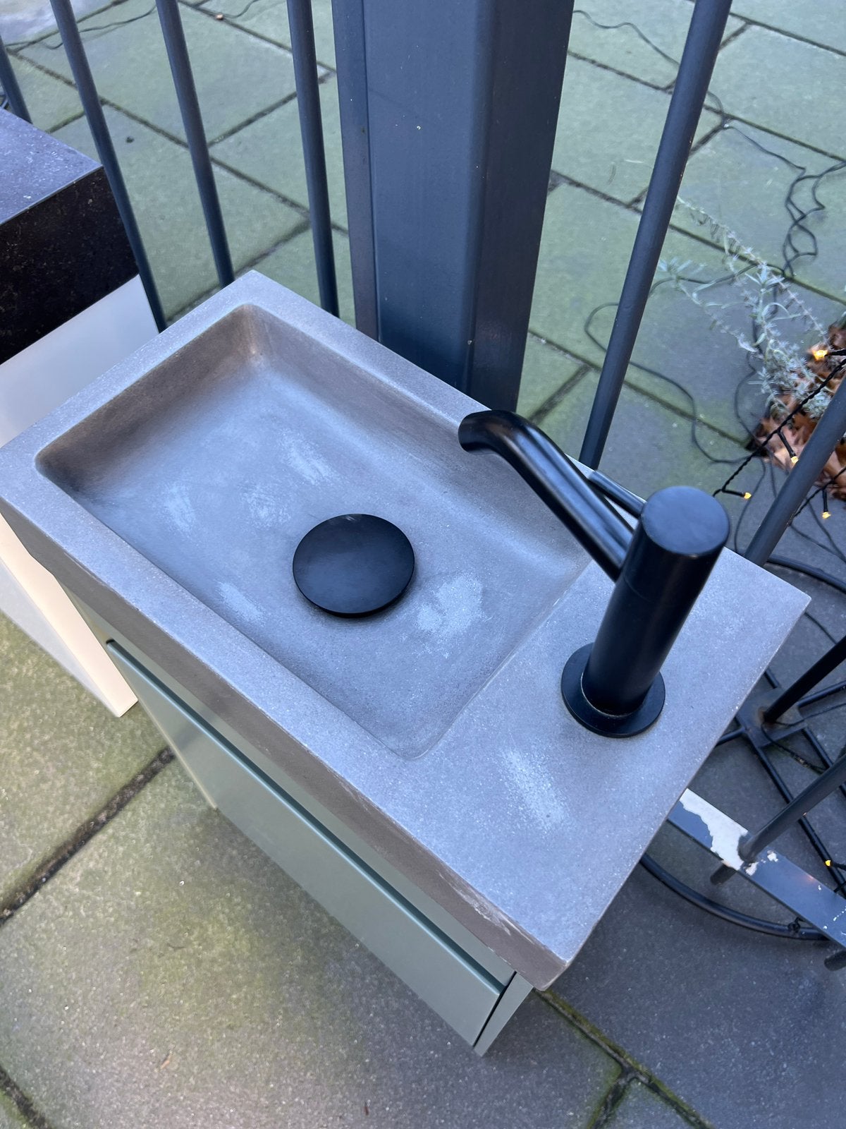 Toilet fontein grijs incl kraan zwart en afvoerplug, Ophalen, Zo goed als nieuw, Toilet