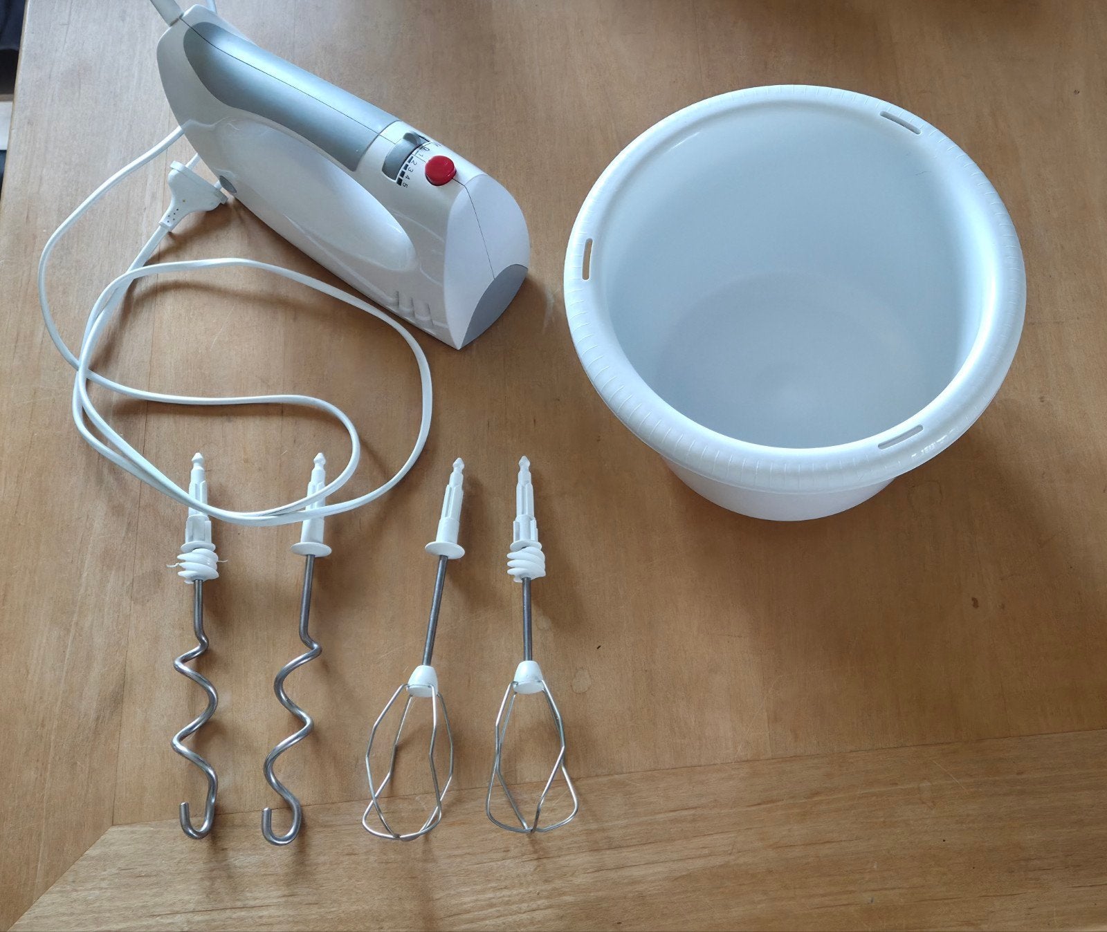 Bosch Handmixer 450W met kom en diverse opzetstukken, Witgoed en Apparatuur, Keukenmixers, 2 tot 3 liter, Ophalen of Verzenden