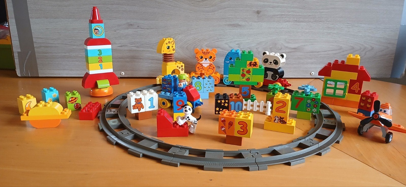 Duplo Startersset 02 met rails, Kinderen en Baby's, Speelgoed | Duplo en Lego, Ophalen of Verzenden, Zo goed als nieuw, Complete set