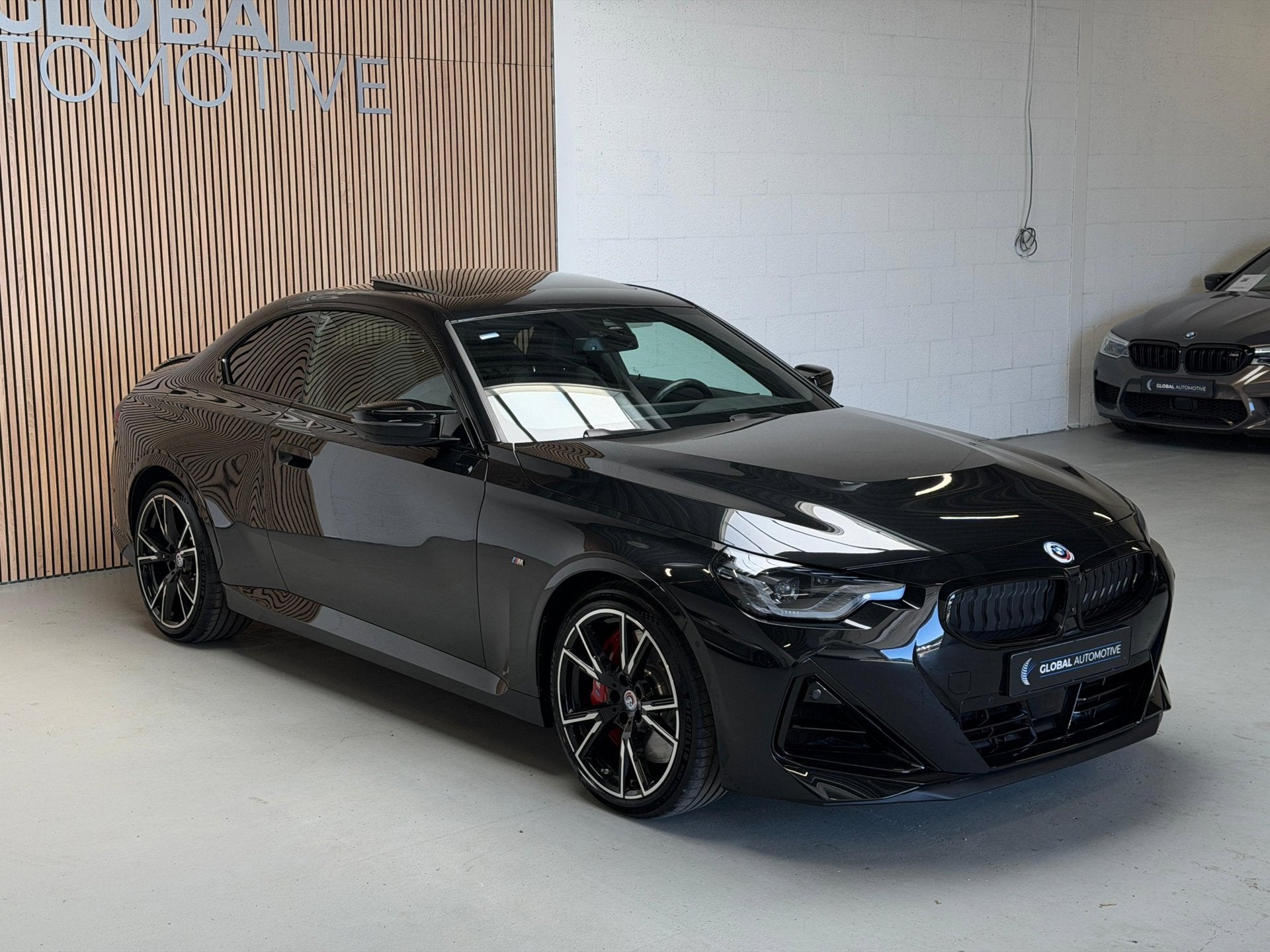 BMW 2-serie Coupé M240i xDrive - SCHUIFDAK - HARMAN KARDON, Auto's, BMW, Automaat, Gebruikt, Zwart, 4 stoelen