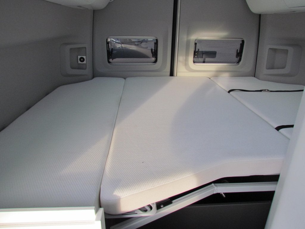 Volkswagen Grand California Dwars- en Hefbed,Automaat, Automaat, Buscamper of Camperbus, Volkswagen, 6 tot 7 meter