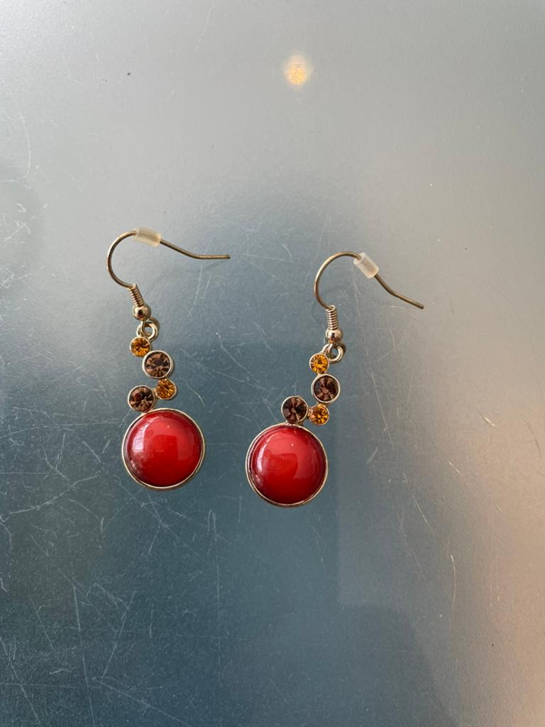 Elegante bruin-rode oorbellen met strass steentjes, Overige materialen, Hangers, Ophalen of Verzenden, Zo goed als nieuw