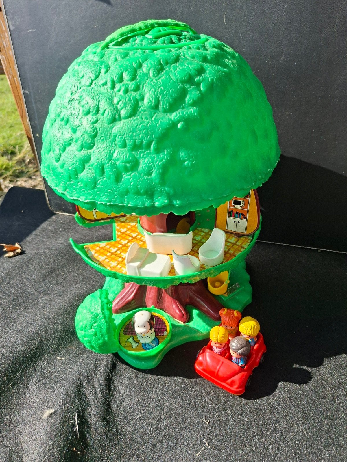 Vulli Speelboom met hondje, auto en familie, Ophalen of Verzenden
