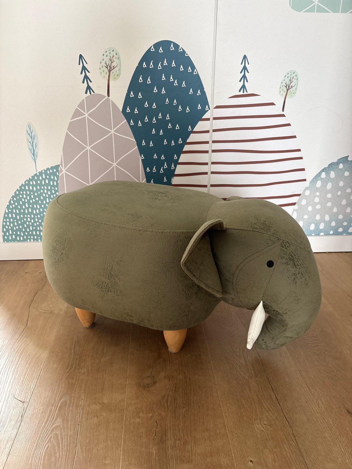 Leuke olifant kruk voor de kinderkamer, Ophalen, Zo goed als nieuw, Stoel