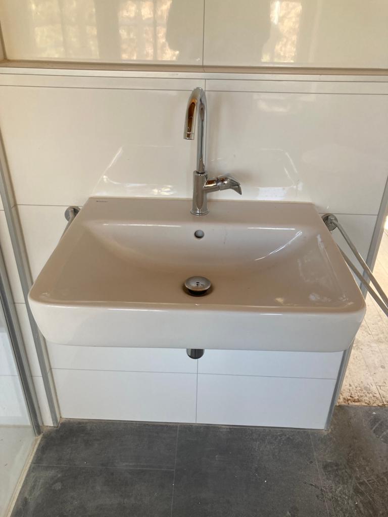 Geberit wastafel nieuwstaat, Ophalen, Zo goed als nieuw, Chroom, Wastafel