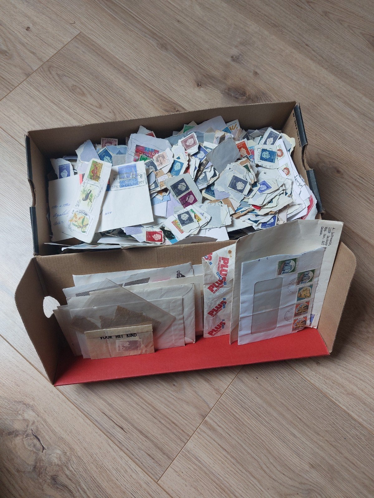 Postzegels schoenendoos bijna vol!, Ophalen of Verzenden, Nederland