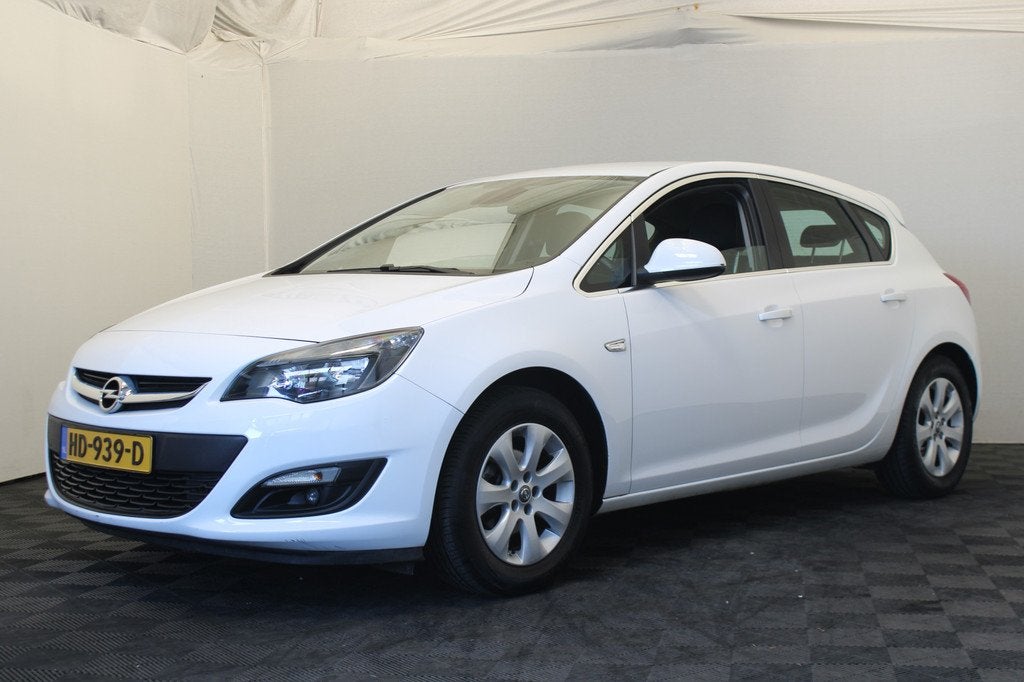 Opel Astra 1.4 Blitz (bj 2015), Auto's, Voorwielaandrijving, Gebruikt, 4 cilinders, Parkeersensor
