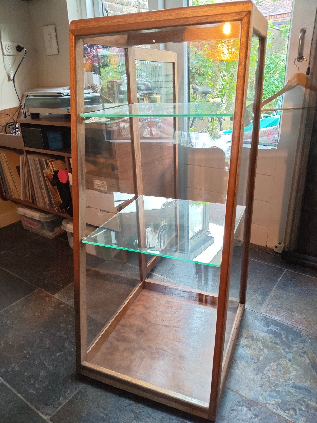 Vintage bakkers-/vitrinekastje - oud hout met glazen platen, Huis en Inrichting, Ophalen, Jaren 30, 100 tot 150 cm, Overige houtsoorten